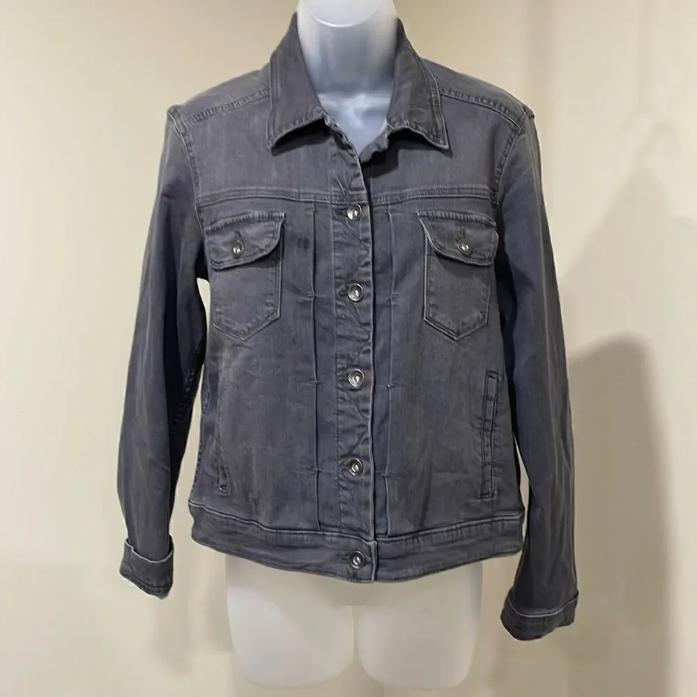 NWOT Lee Platinum Label Gray Jean Jacket. Size M medium 8/10 98% cotton
